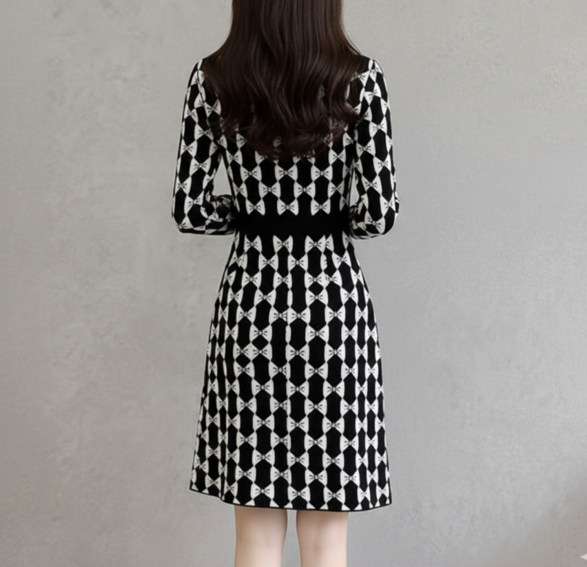 Luxe Monochrome Chain-Trim Dress - Image 4