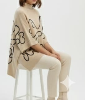 Mynway Ivory Abstract Knit Tunic